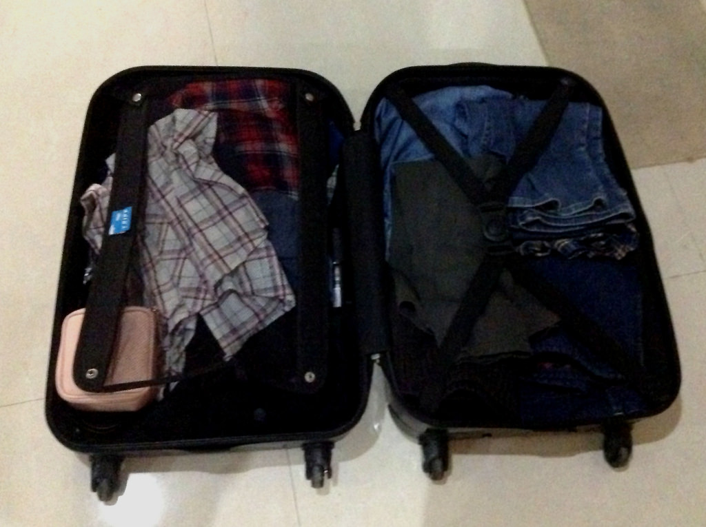 スーツケース２